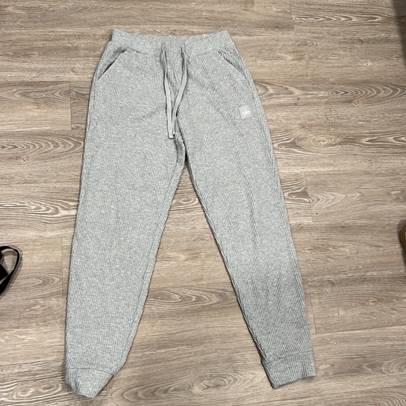 Alo joggers - Picture 2 of 3
